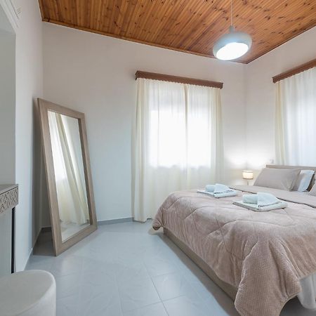 In The Center Of Messolonghi Villa Missolonghi ภายนอก รูปภาพ